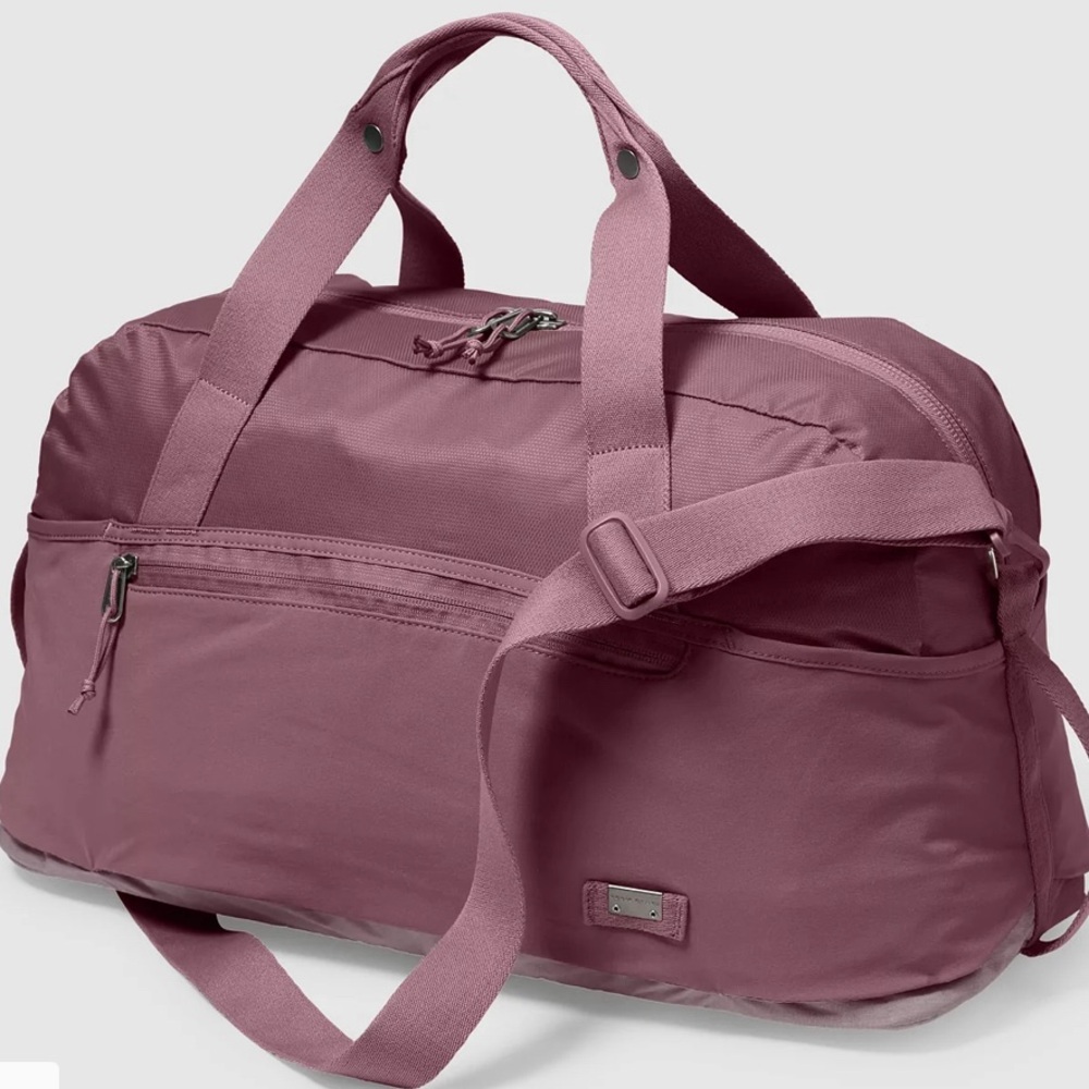 Like new Eddie Bauer Skylar 40Lduffle tote